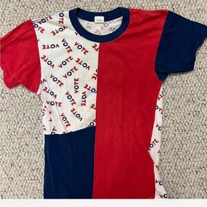 VTG Red and Blue Graphic T-Shirt Vote tee medium